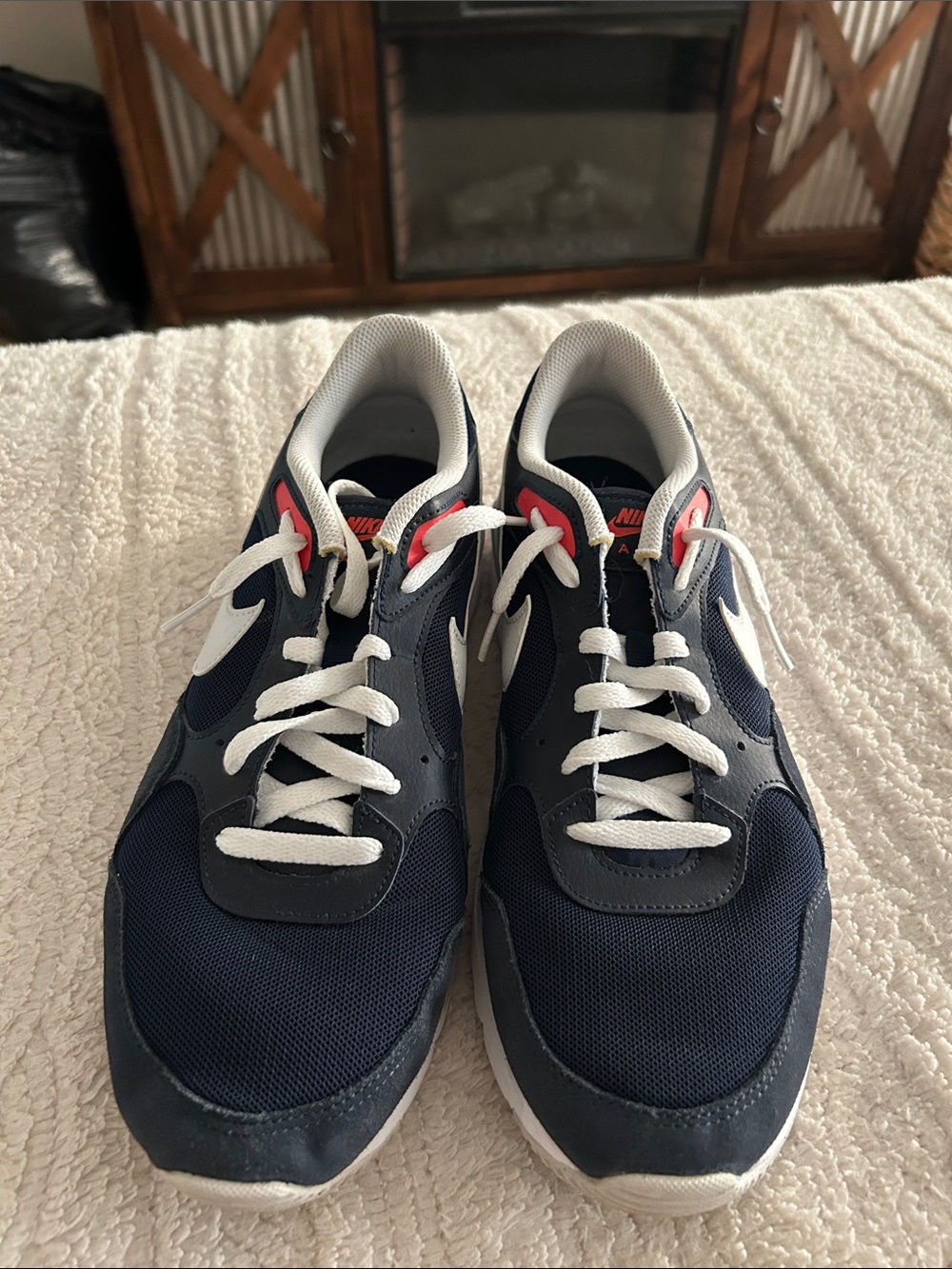 Nike Men's Navy, White & Red Retro Runner Sneakers